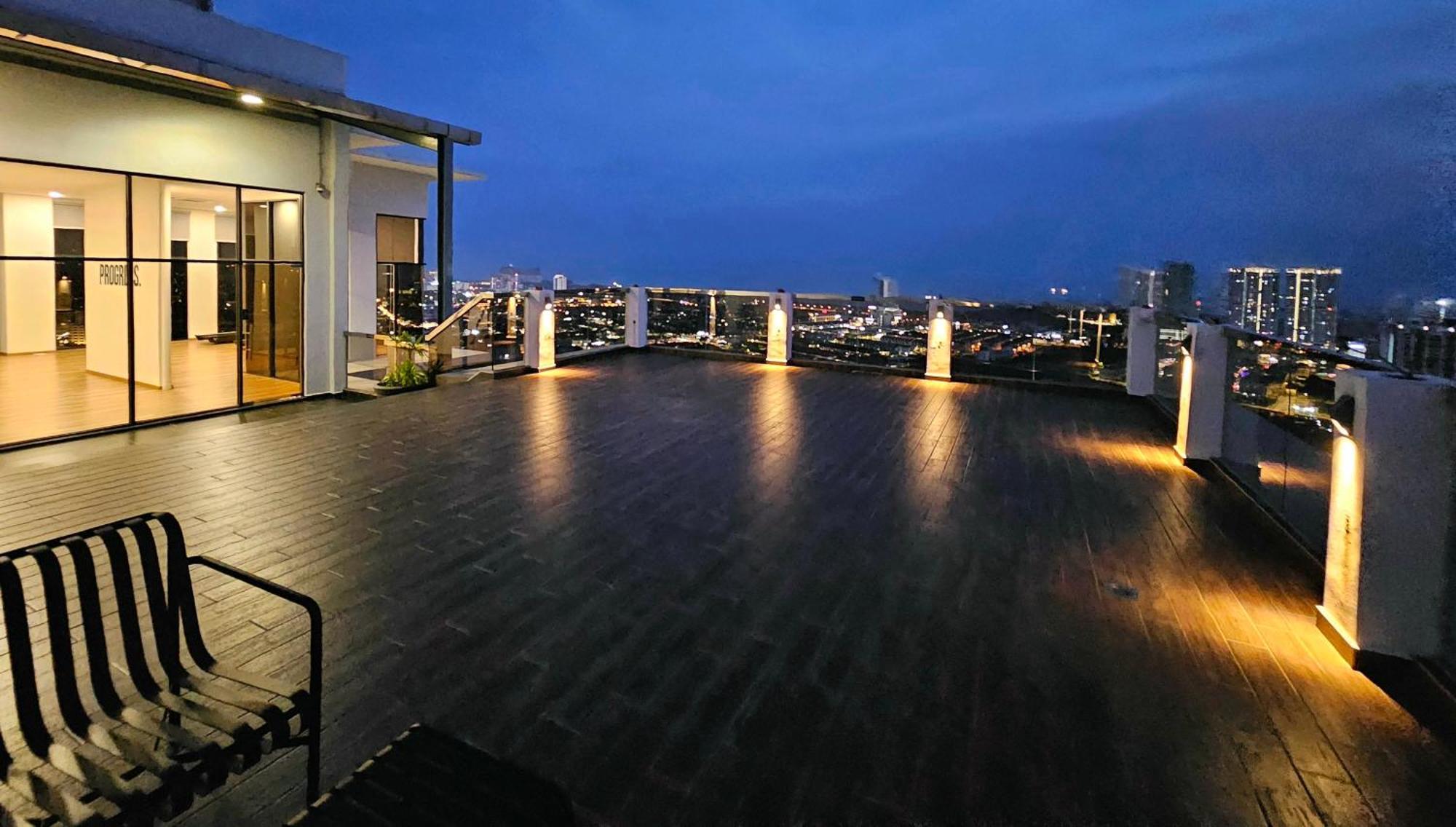 Quartz Paragon Suites Melaka By Ggm Esterno foto